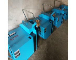 自走式電動拌料機